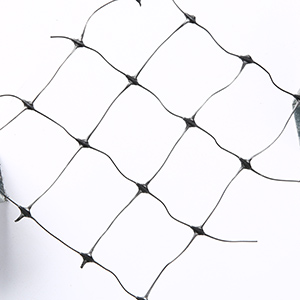 Plastic reinforcing mesh for sponge
