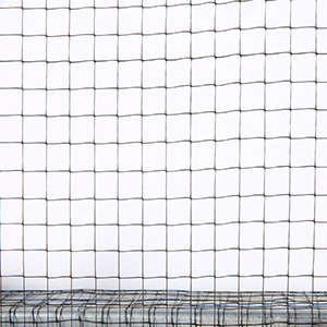 Plastic reinforcing mesh for sponge